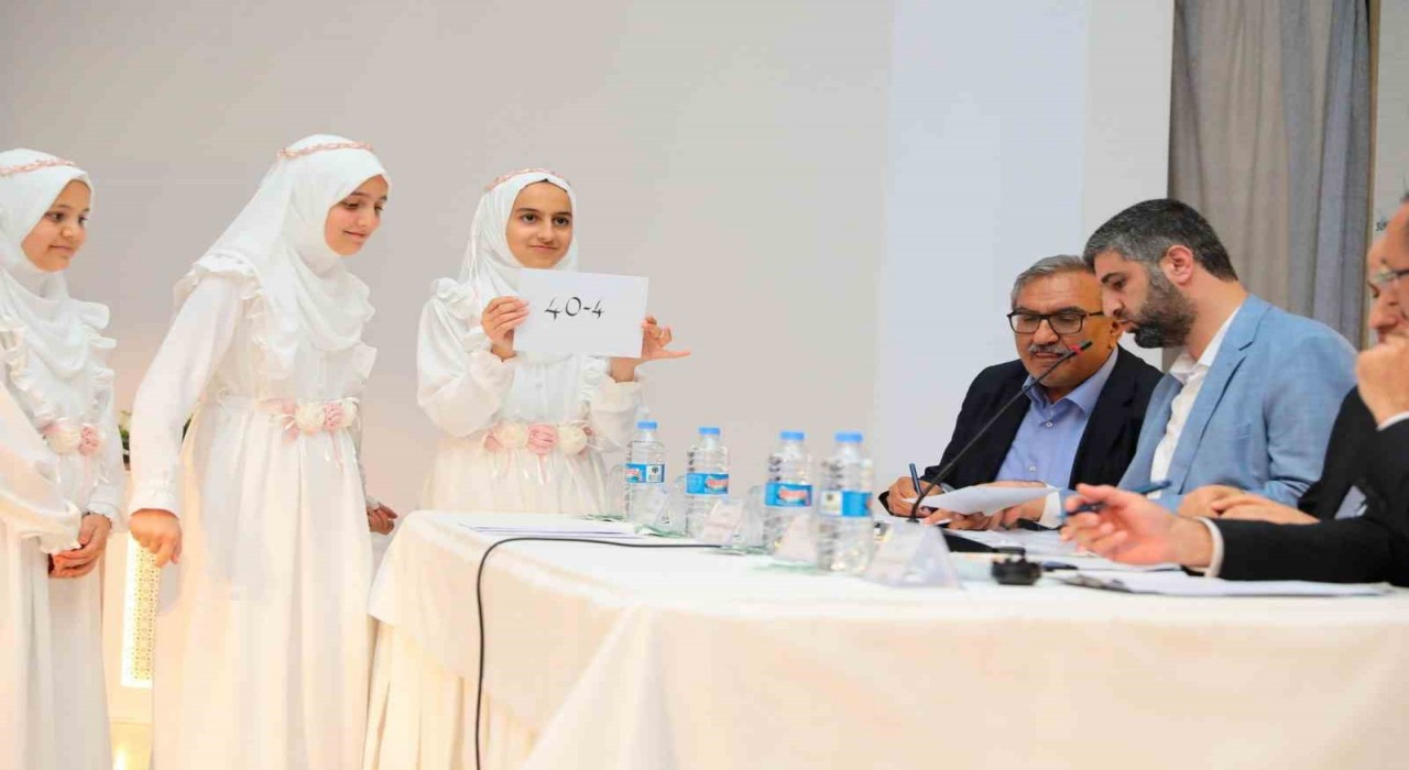 Erzincanda Umre ödüllü ezber Hadis-i Şerif yarışması düzenlendi