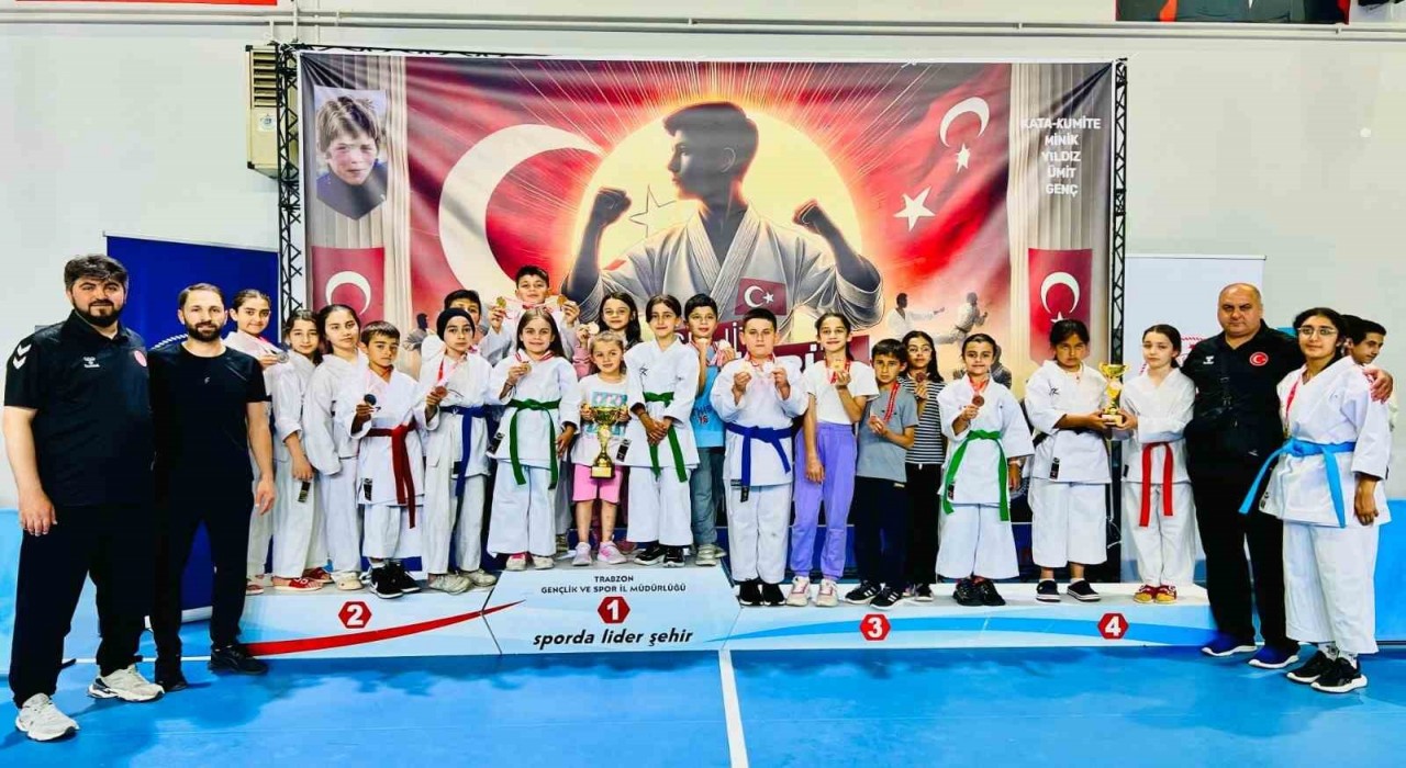 Erzincanlı karatecilerden Şehit Eren Bülbül Turnuvasından madalya yağmuru