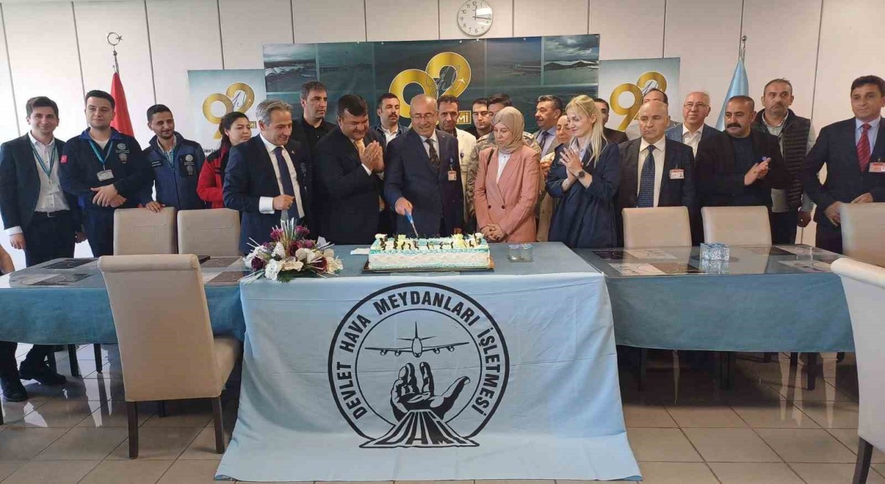 Erzurum DHMİde 92. Yıl coşkusu