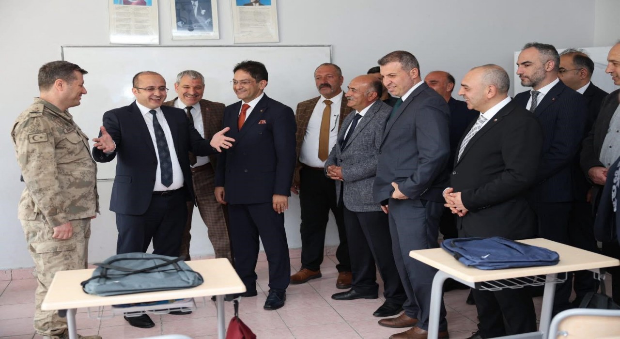 Erzurum Ticaret Borsasından Şenkayaya eğitim ve ekonomiye yönelik destek ziyaretleri