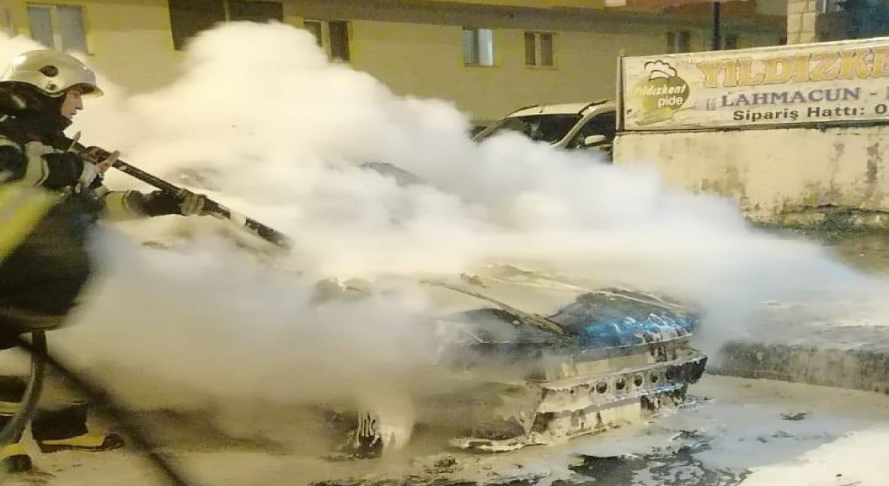 Erzurumda araç yangını korkuttu