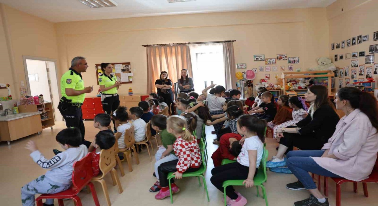 Es Çocuk Evinin minikleri trafik dedektifi oldu