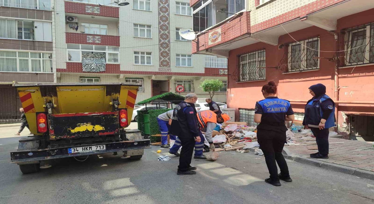 Esenlerde 4. kez temizlenen daireden 7 kamyon çöp çıktı