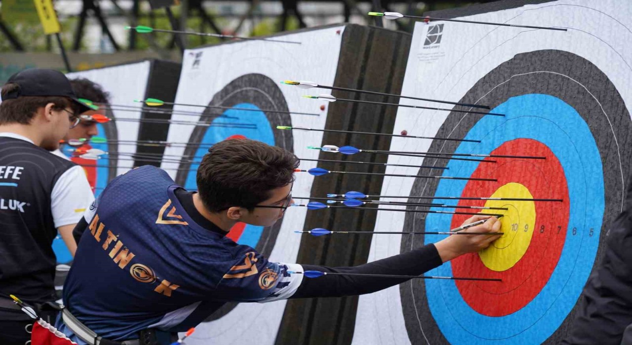 Esenlerde Gençlik rüzgarı esti