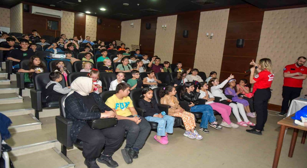 Esenyurt Belediyesinden özel çocuklara deprem bilinci eğitimi