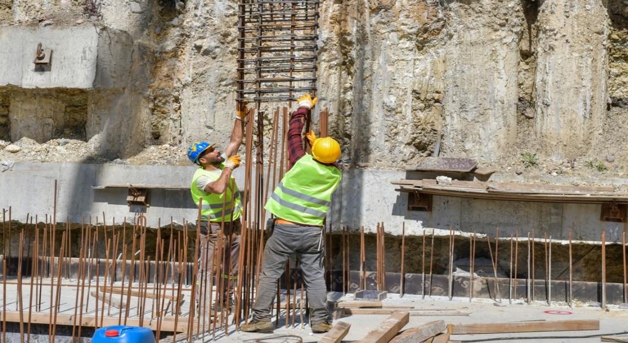 Esenyurtta atıl durumdaki Cemevini yenileme çalışmaları devam ediyor