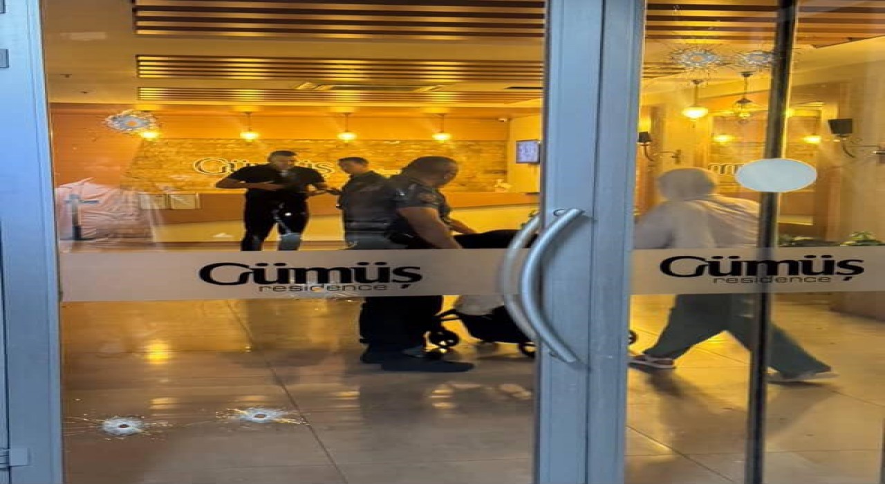 Esenyurtta bir dönerci ve rezidansa kurşun yağmuru: O anlar kamerada