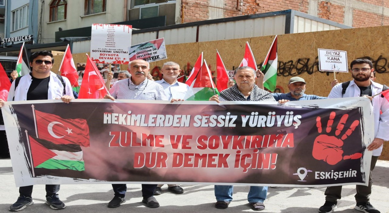 Eskişehirde Tıp Fakültesi öğrencileri Filistin için yürüdü