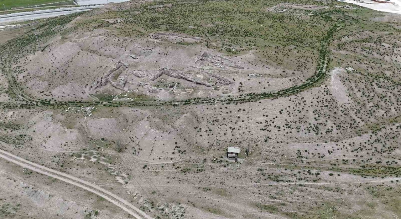 Eskişehirin tarihi özeti Şarhöyükte arkeolojik çalışmalar devam ediyor