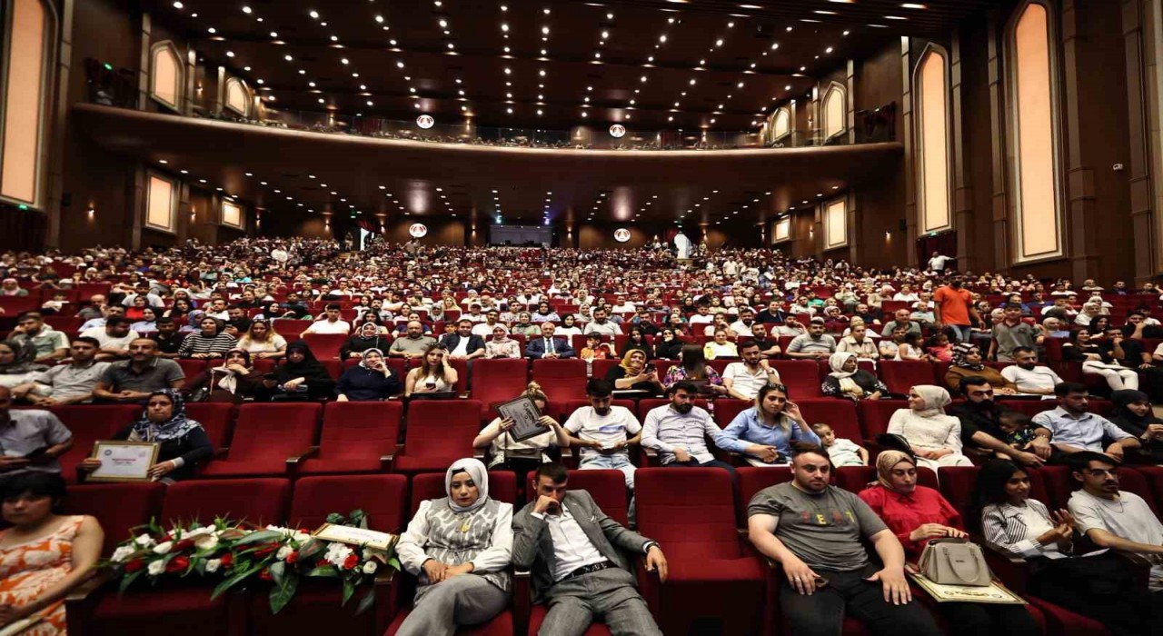 Evlilik Okulunda eğitim gören bin 120 çift daha sertifikasını aldı