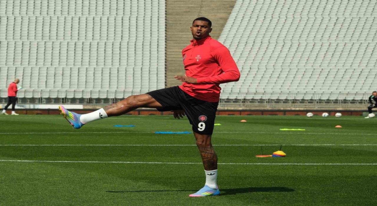 Fatih Karagümrükte Wesley, performansıyla ön plana çıktı