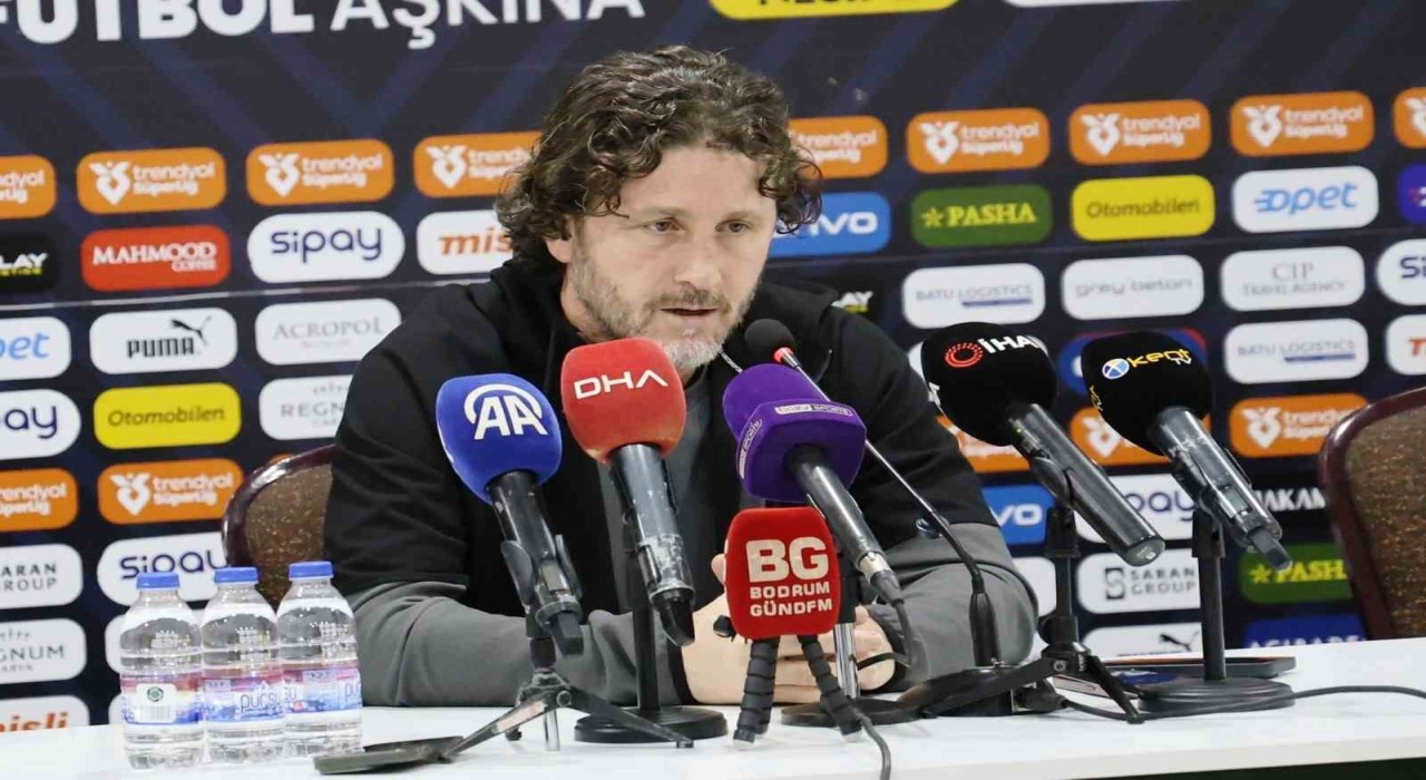 Fatih Tekke: Penaltıdan sonra daha kolay bir maç oynamamız lazımdı