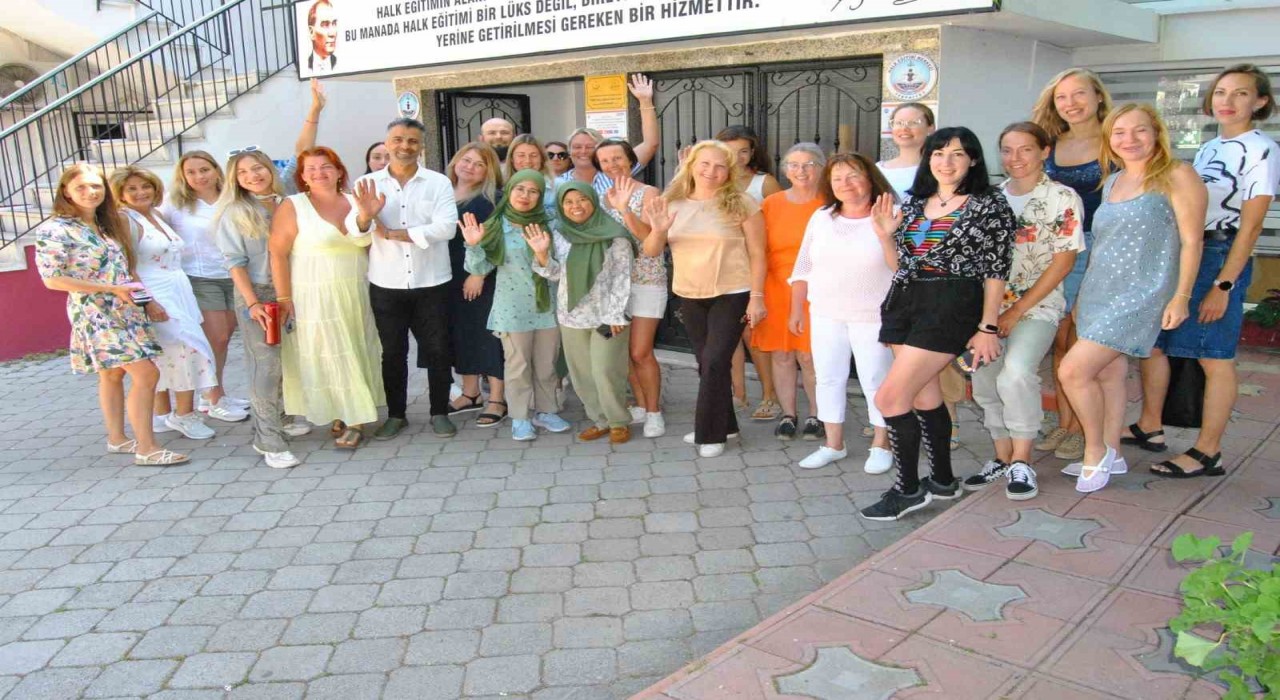 Fethiyenin yabancıları Türkçe öğreniyor