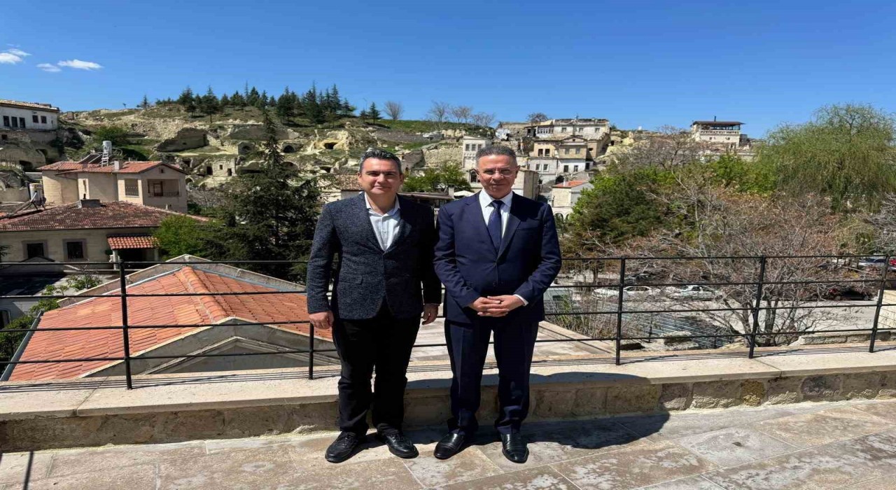 Filistin Devleti Ankara Büyükelçisi Faed Halid Abd Mustafa KÜNü ziyaret etti