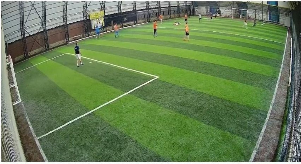 Futbol oynarken kalp krizi geçiren genç hayatını kaybetti