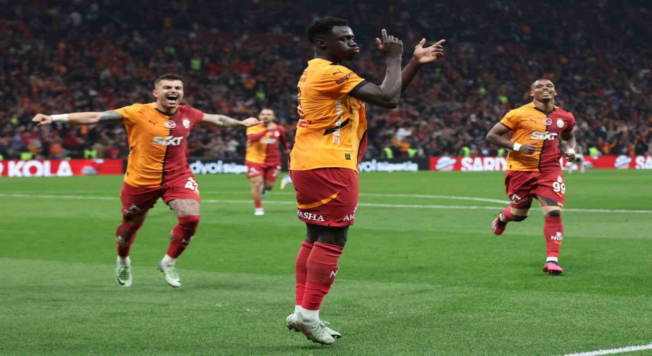 Galatasarayda şampiyonluk yolunda savunma etkisi
