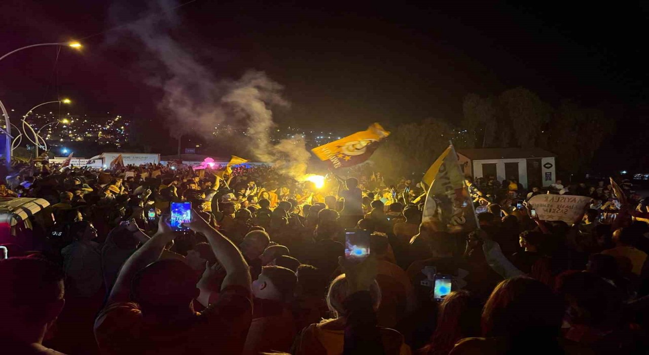 Galatasarayın 25. şampiyonluğu Hatayda coşkuyla kutlandı