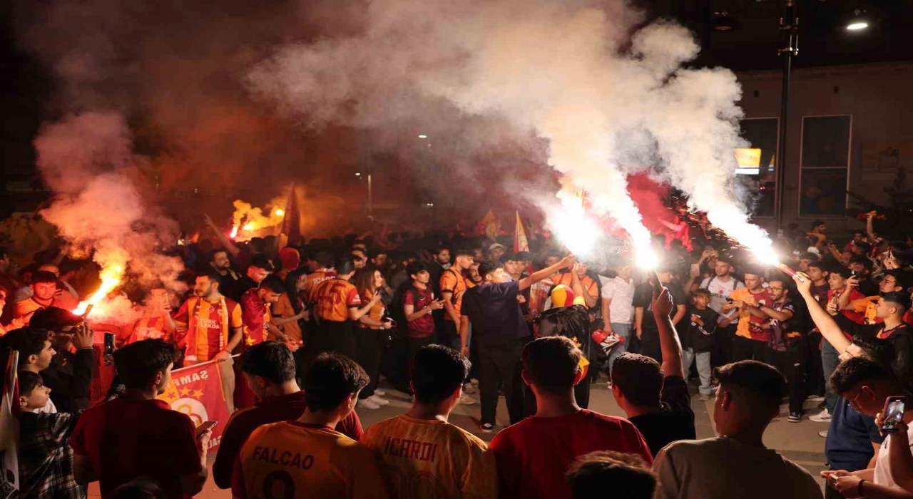 Galatasarayın şampiyonluğu Elazığda coşkuyla kutlandı