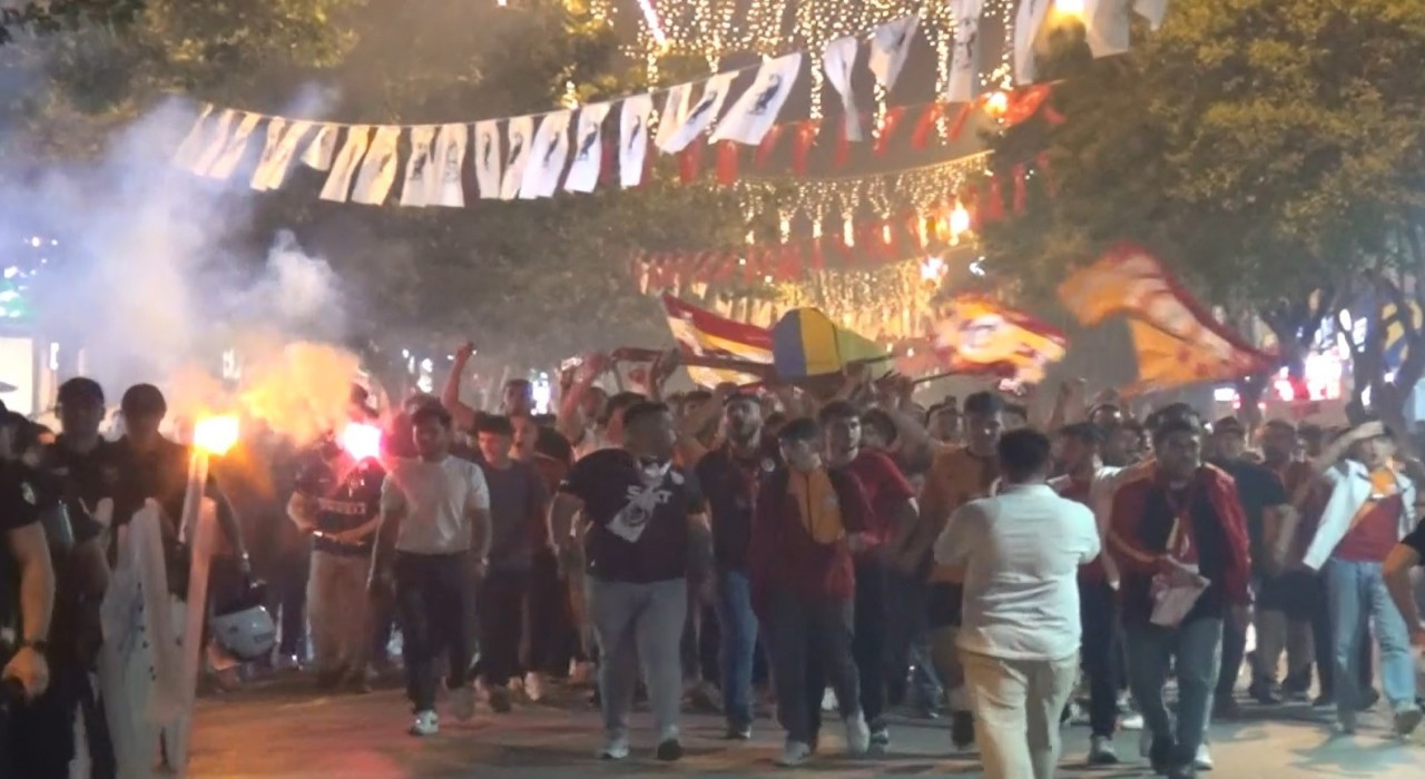 Galatasarayın şampiyonluğu Manisada coşkuyla kutlandı