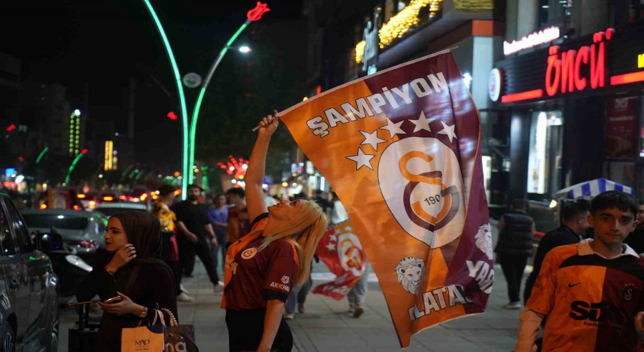 Galatasarayın şampiyonluğu Muşta coşkuyla kutlandı