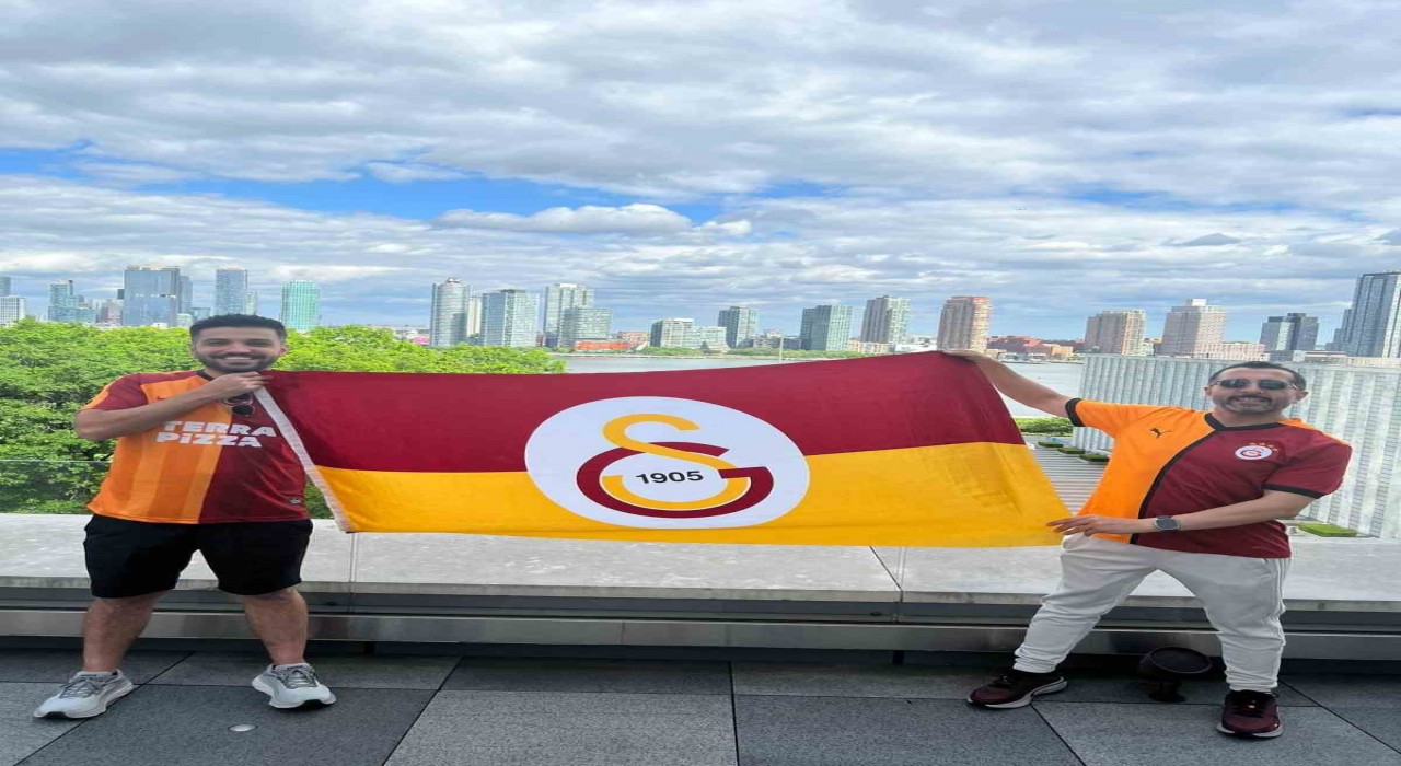 Galatasarayın şampiyonluğu New Yorkta kutlandı