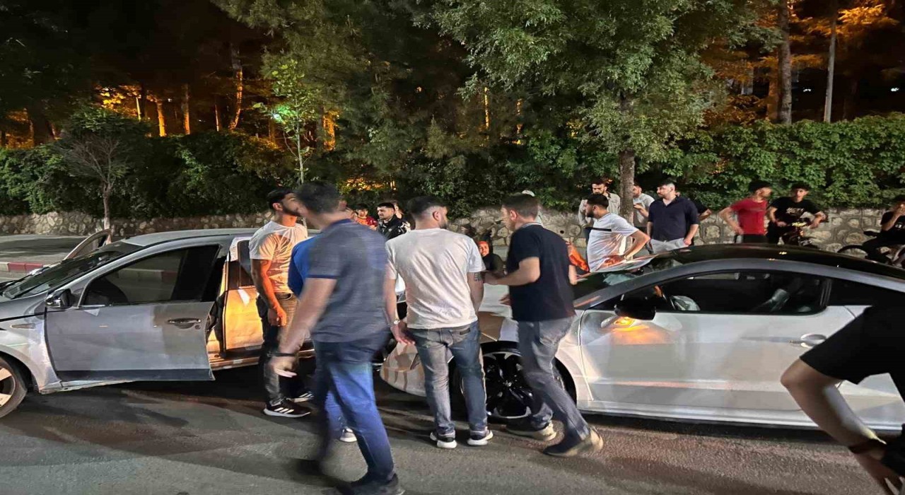 Galatasarayın şampiyonluk kutlamasında kaza: 1 yaralı