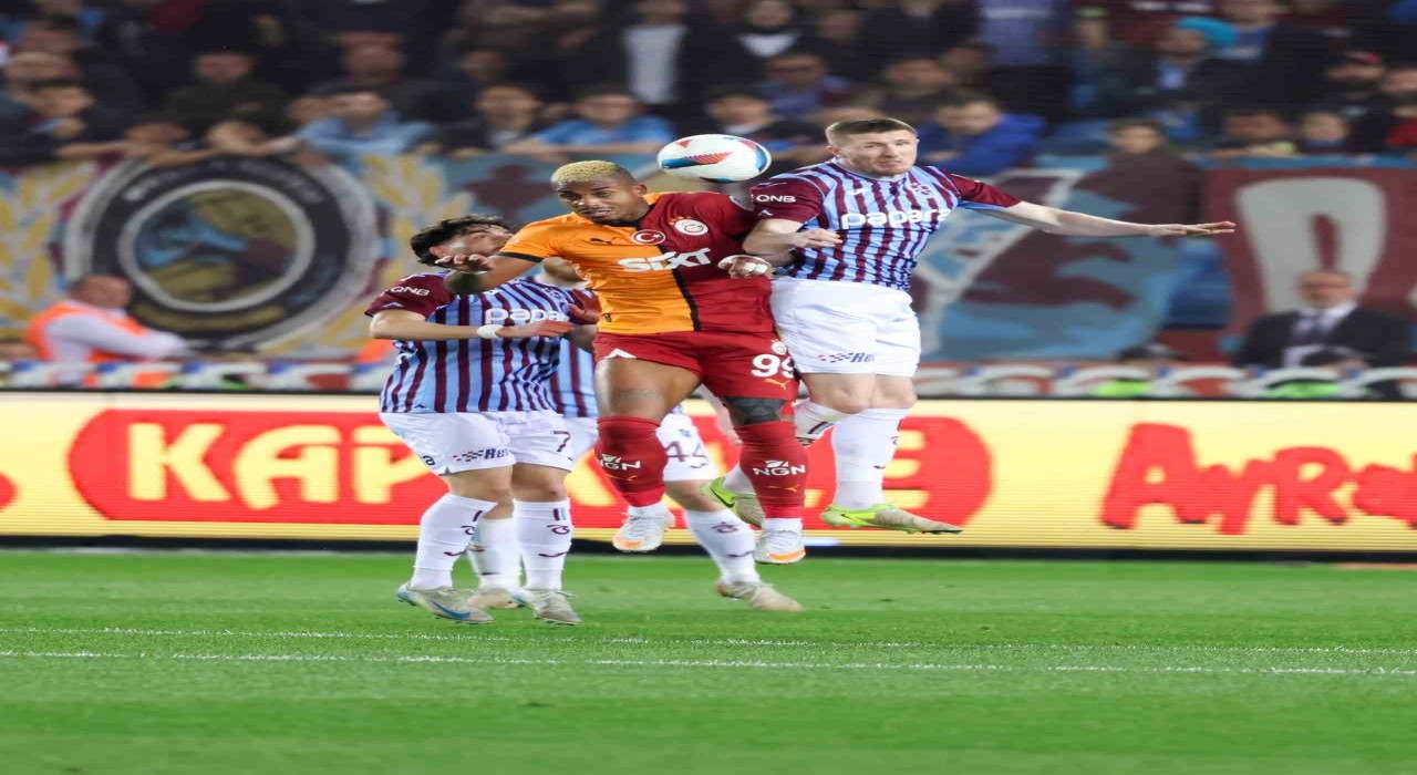 Galatasarayın Trabzonspora karşı bileği bükülmüyor