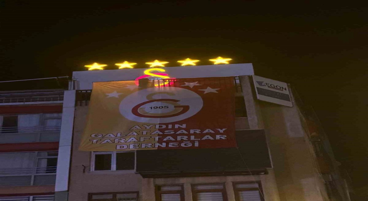 Galatasaraylılar, Aydında beşinci yıldızı yaktı