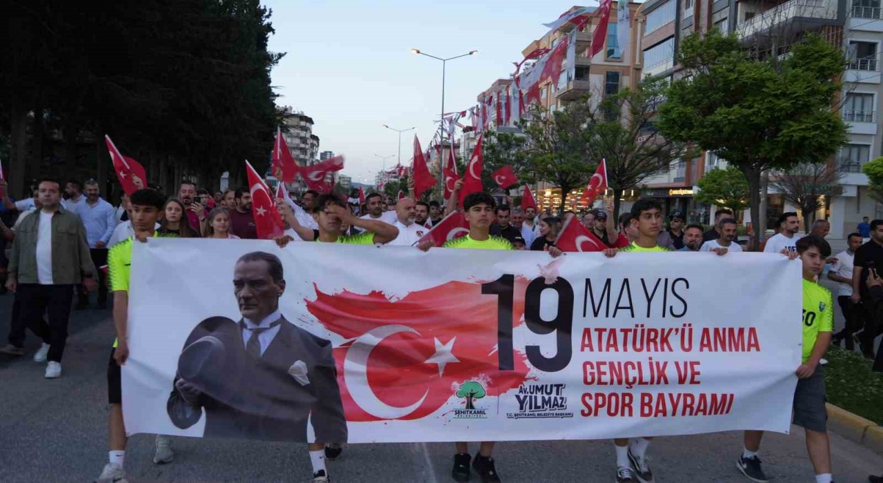 Gaziantepte 19 Mayıs Bayraklı Gençlik Yürüyüşü ile kutlandı