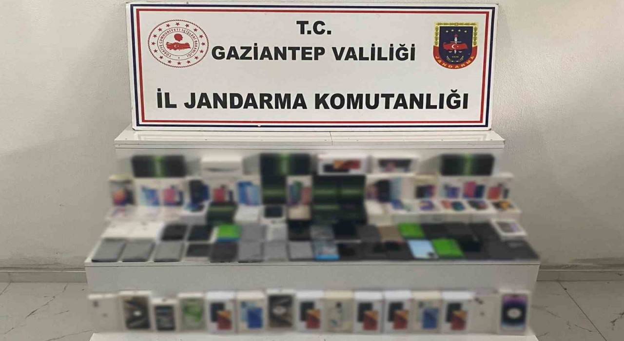Gaziantepte 2 milyon TL değerinde kaçak telefon ele geçirildi