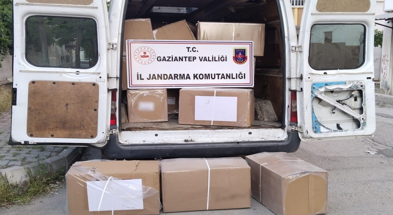 Gaziantepte 2 milyon TL değerinde sahte ayakkabı ve kıyafet ele geçirildi
