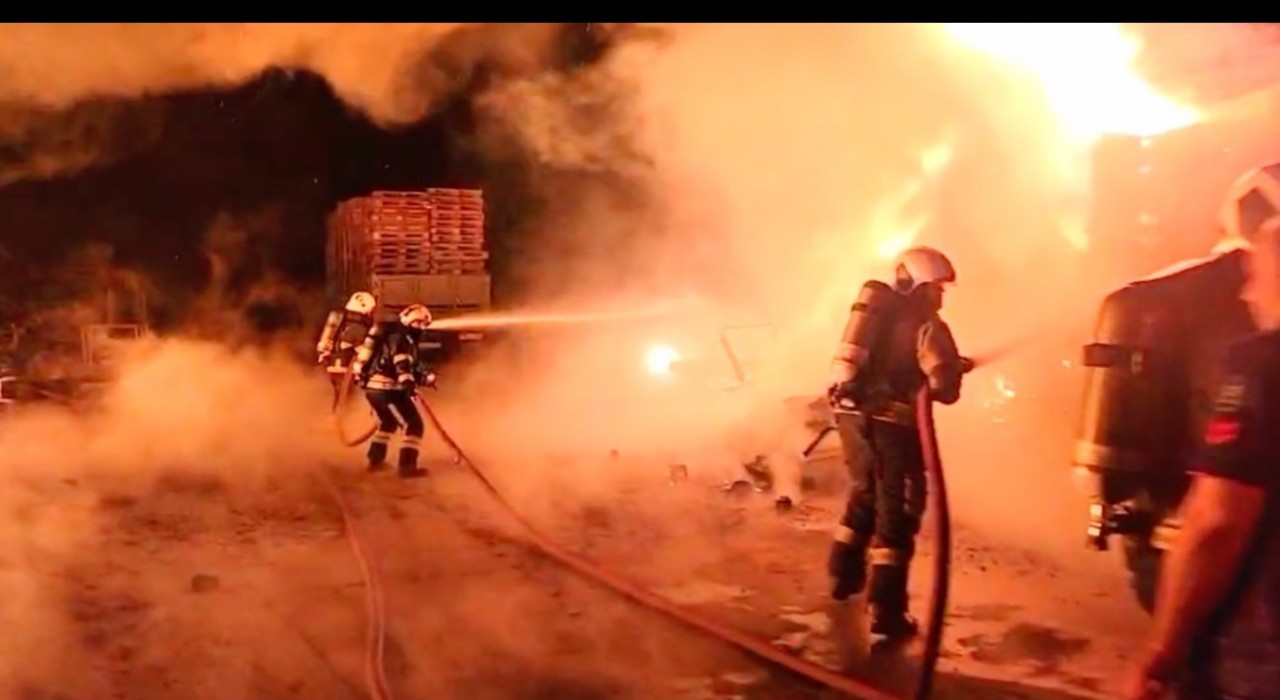 Gebzede palet deposunda yangın paniği