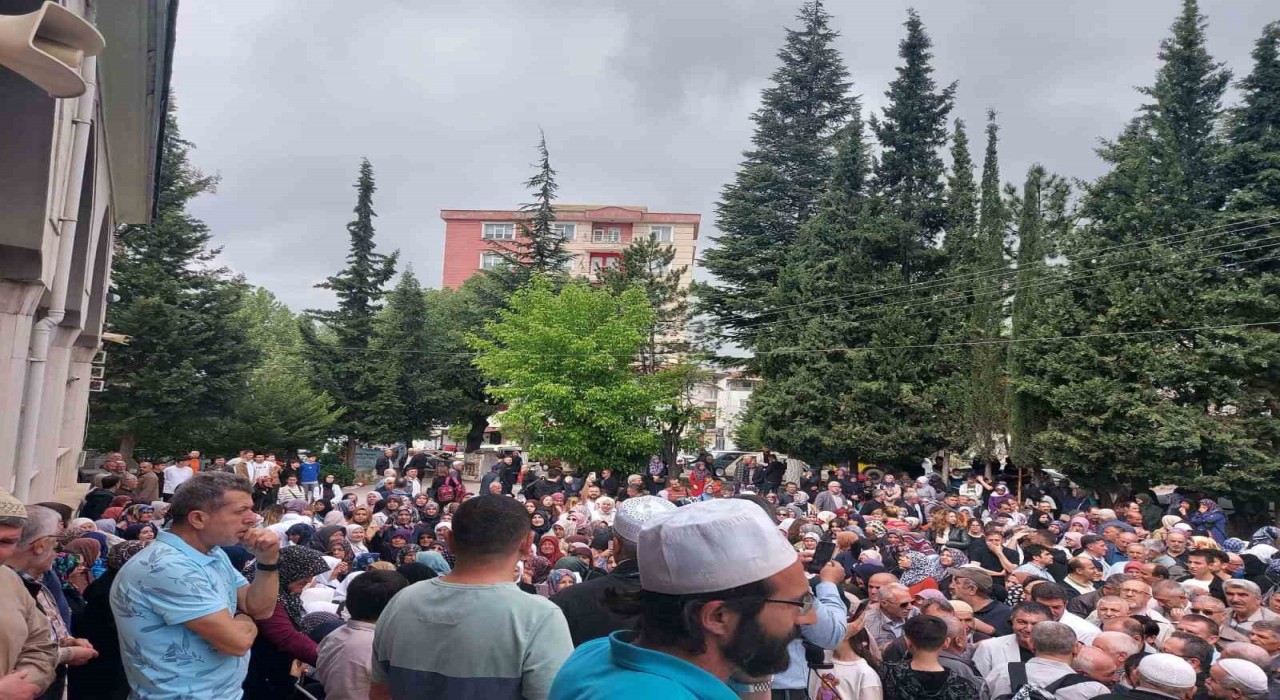 Gedizden hacı adayları dualarla kutsal topraklara uğurlandı