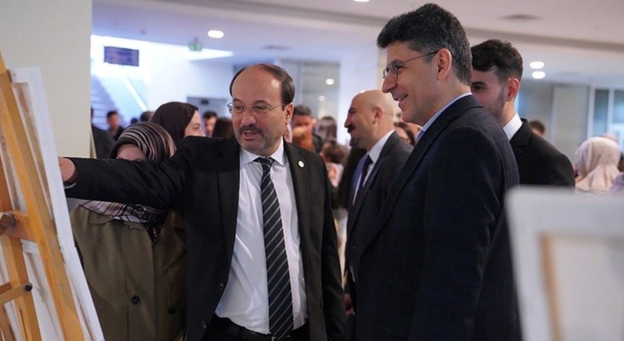 Geleceğin ışığı çocuk ve ergen temasıyla üçüncüsü düzenlenen psikoloji zirvesi başladı