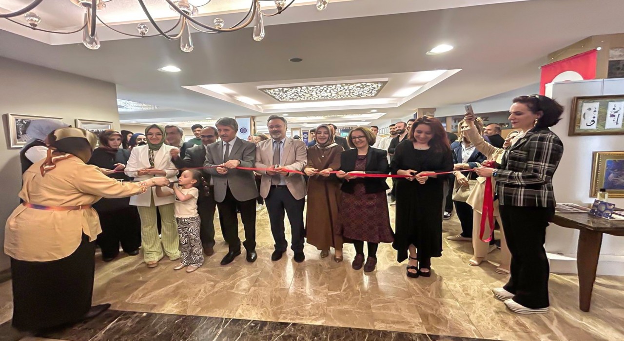 Geleneksel El Sanatları öğrencilerinden İz Ve Ezgi mezuniyet sergisi