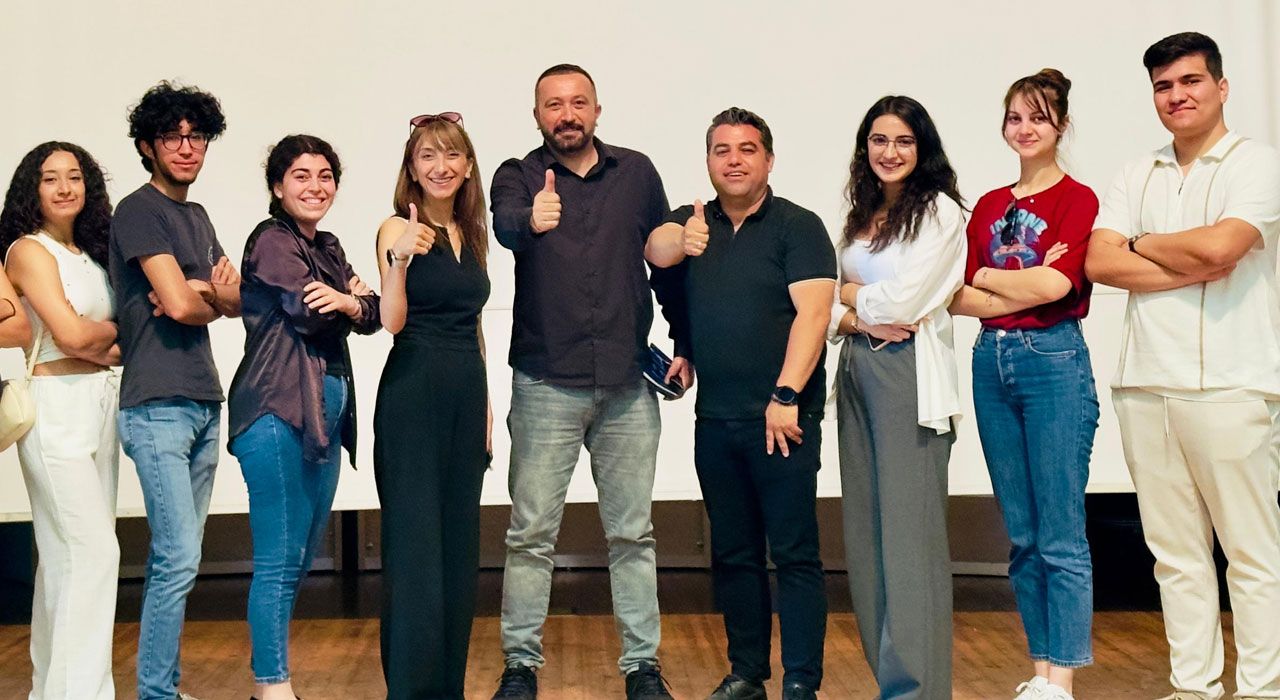 Genç Tiyatrocular 15 Temmuz Şehitler Amfisi’nde Yeteneklerini Sergiledi