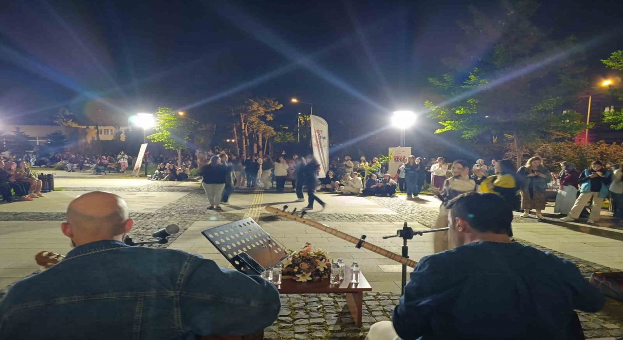 Gençlik Konserinde büyük coşku yaşandı