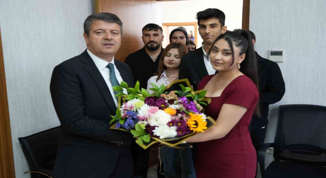 Gençlik meclisinden başkan Tutdereye 19 Mayıs ziyareti