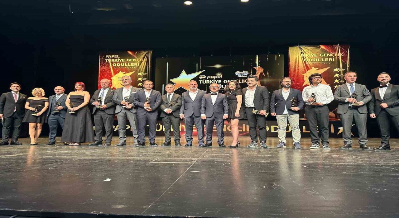 Gençlik Ödülü Başkan Yasin Yıldıza verildi