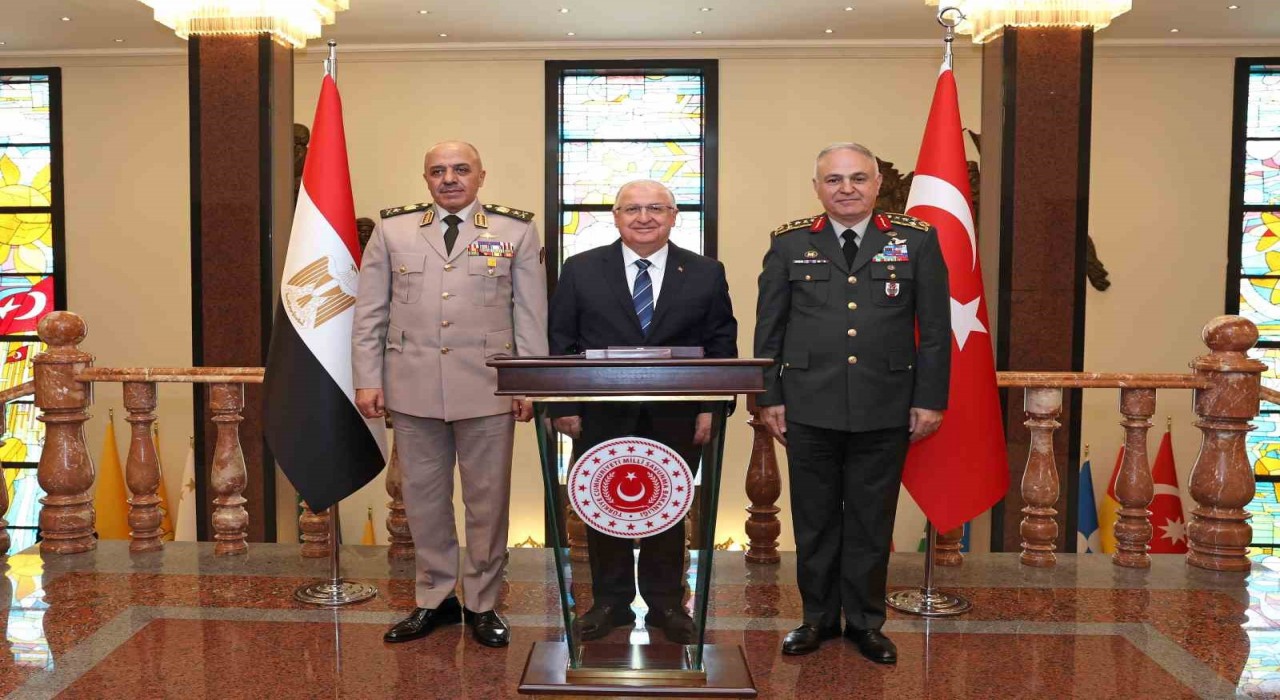 Genelkurmay Başkanı Güler, Mısır Genelkurmay Başkanı Khalifayı kabul etti