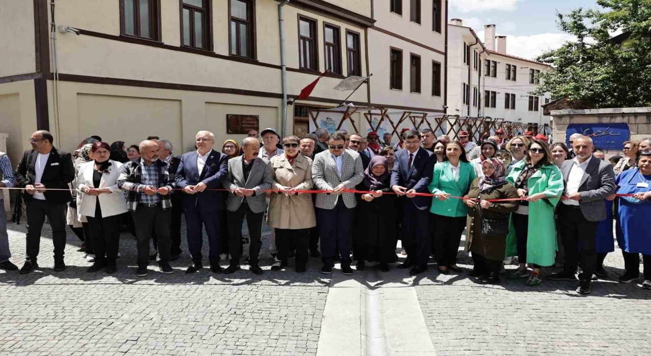 Germiyan Sokakta çifte açılış, Kütahya kültür ve lezzetle buluştu