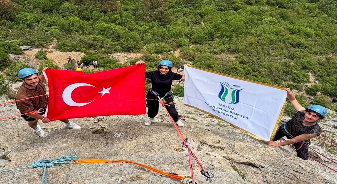 Geyvede kaya tırmanışı yaptılar