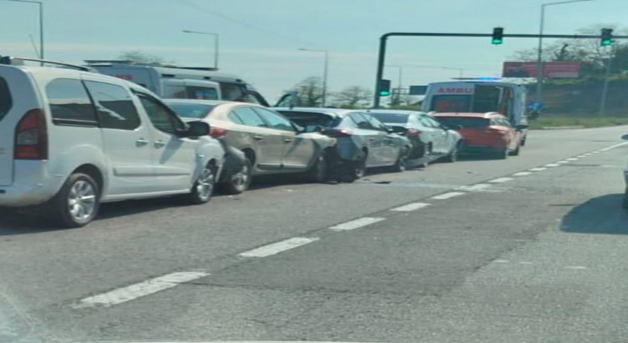 Giresunda zincirleme trafik Kazası: 2 yaralı