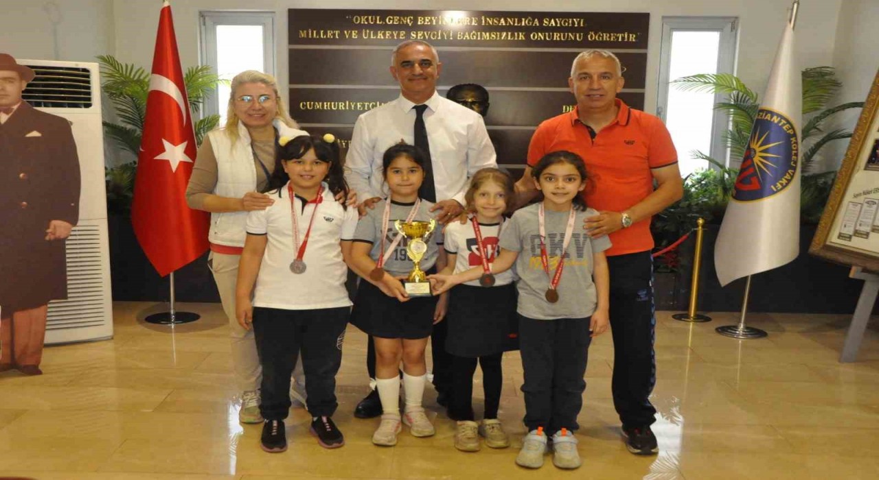 GKVnin altın kulaçları şampiyonluk madalya ve kupalarını kaptırmadı