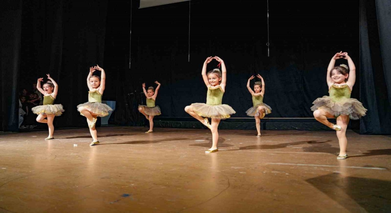 Gölbaşı Belediyesi kültür ve sanat kursiyerlerinden yıl sonu gösterisi