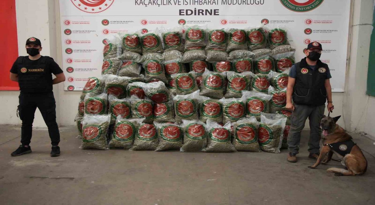 Gümrük Muhafaza ekiplerinden rekor uyuşturucu ve kaçak eşya operasyonu