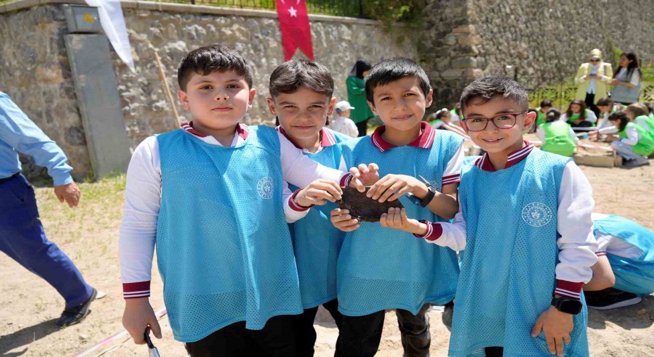 Gümüşhanede çocuklara özel arkeolojik kazı deneyimi