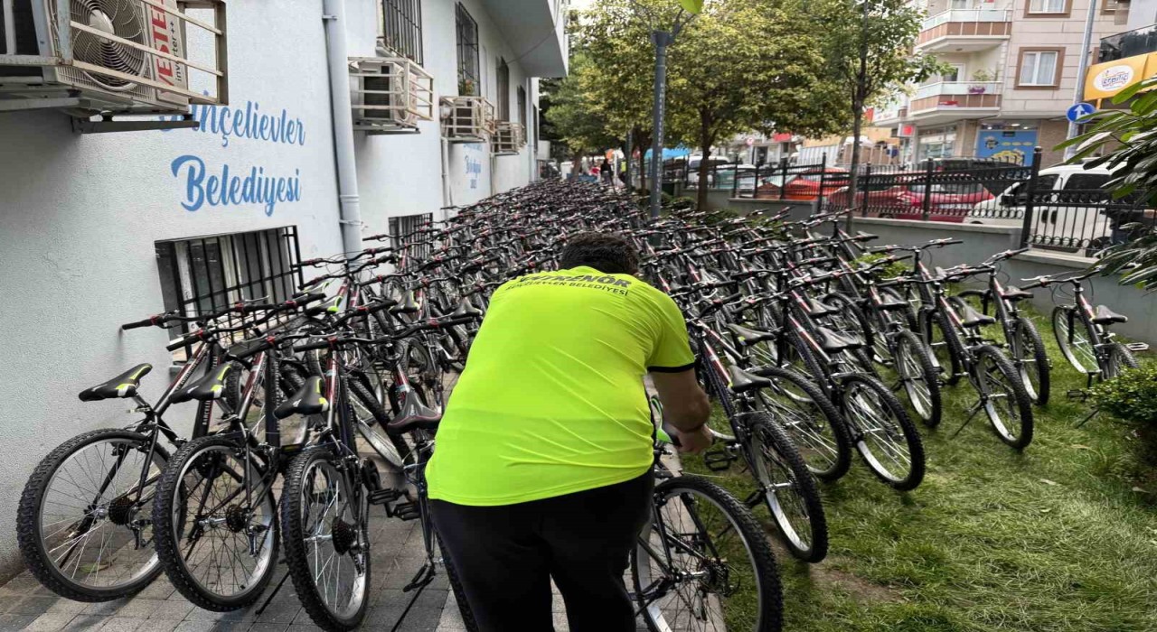 Güngörende bir iş yerinde lazer kesim makinası patladı, 4 işyeri ve 2 araç hasar gördü