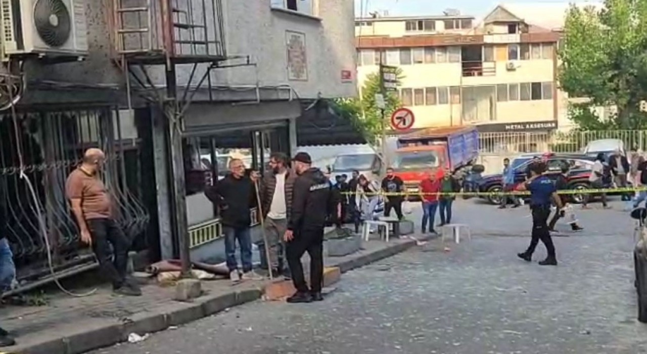 Güngörende iş yerinde patlama anı kamerada