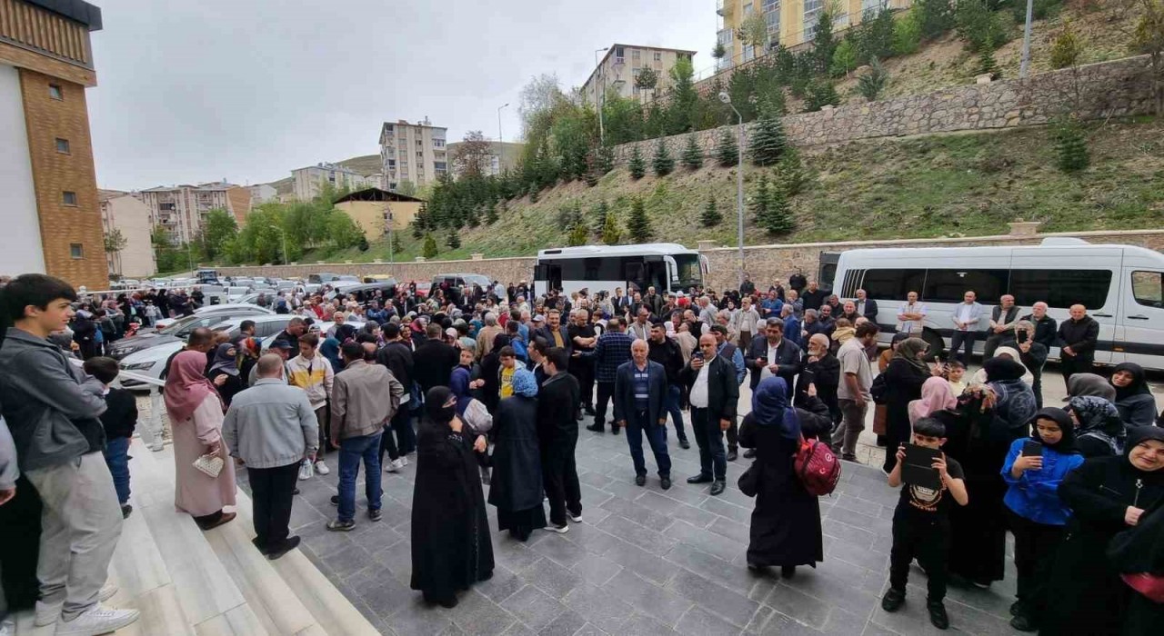 Hacı adayları Bayburttan dualarla kutsal topraklara uğurlandı